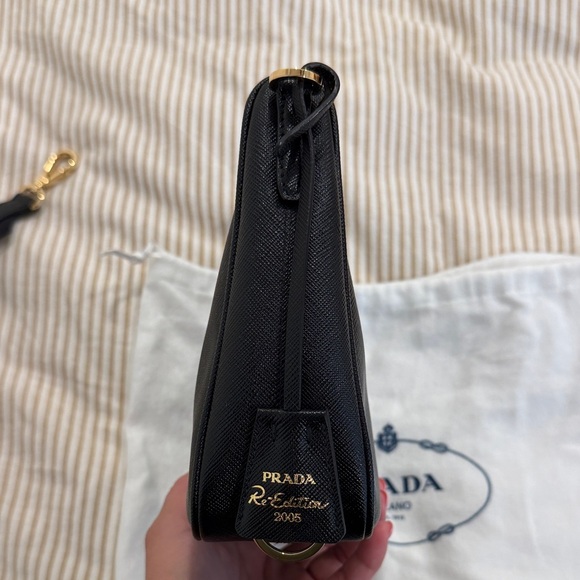 Prada Black Saffiano leather Bag Gold Hardware crossbody 2005 re-edition - Picture 6 of 13